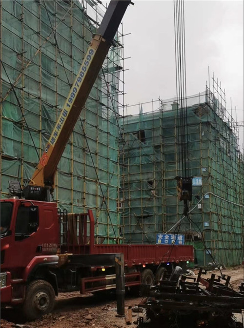 临潼区“慢工细活”—— 吊车的 “微动控制” 技术